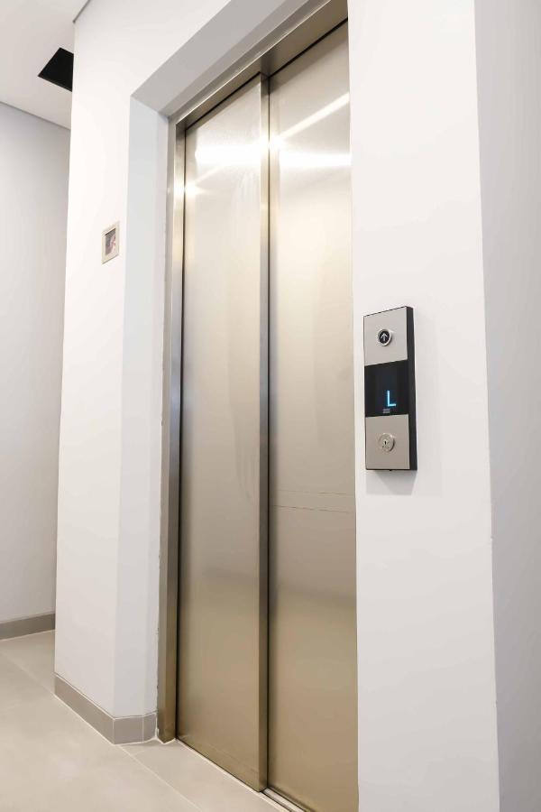M Cabin Karawaci Binong Kültér fotó